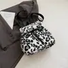 Mochila de Felpa para Mujer 2026 Nueva Moda Bolso Peludo para Dama Casual Versátil Cordón Mochila Pequeña Moderna para Mujer