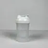 Fábrica 500ML vaso agitador de arco de doble cara con filtro vaso de plástico vaso para fitness al aire libre proteína en polvo