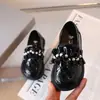 Sapatos de Princesa para Menina Pequena Sapatos de Couro para Bebê Solado Macio 2025 Primavera Outono Novo Estilo Sapatinhos Estilo Little Chanel Sapatos Individuais Versáteis Mocassins para Menina Pequena