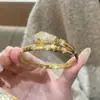 Elegante e Luxuoso Bracelete com Cravação de Zircônia, Apresentando um Design de Cobra e Fecho Totalmente Diamantado, com um Estilo Cool e Discreto