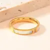 Anillo de Acero Inoxidable de Venta Caliente Transfronterizo Anillo de Diamante de Concha de 4 mm Anillo Sencillo de Moda para Pareja Venta al por Mayor