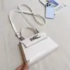 Textura Exquisita Grande Capacidade Cor Sólida 2026 Novo Verão Luxo Leve Para o Trabalho Feminina Ombro Único Transversal Portátil Pequena Bolsa Quadrada