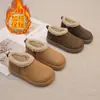 Botas de Nieve Integradas de Piel de Oveja y Lana con Suela Gruesa para Niños 2025 Nuevo Estilo Invierno Cálidas Versátiles Feas-Bonitas Adorables Antideslizantes Zapatos de Algodón