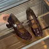 Sapatos de Couro Francês Gentil Salto Bloco Mary Janes Sapatos de Uma Sola 2026 Novo Estilo Coreano Mary Janes Bico Quadrado Salto Alto Atacado
