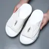 Pantuflas de Cuero Genuino de Alta Gama para Hombre, Ropa de Casa Antideslizante de Verano, Sensación Premium, Sandalias de Tira Única, Sandalias de Cuero de Moda para Hombre