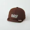Gorro cálido para bebé de exterior Carta Transfronteriza Gorra Sencilla con Visera para Bebé Nueva Gorra de Pana para Bebé con Visera Suave