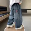 Pantalones Vaqueros para Niños 2026 Estilo Nuevo Pantalones Largos Ropa de Otoño e Invierno para Niños Estilo Coreano Pantalones con Felpa Extra Ropa Casual para Bebé Pantalones Banana Modernos