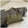 Bolsa Retro Boston de Axila para Mulheres 2026 Nova Bolsa Almofada de Camurça Grande Capacidade de Mão ou Ombro
