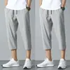 Calça Cropped Masculina de Seda Gelada, Calça Esportiva Casual de Verão Fina, Comprimento Médio, Tendência de Perna Reta, Tamanho Grande, Shorts Cropped de Secagem Rápida