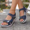 Sandálias Esportivas de Velcro Cruzadas de Uma Tira com Bico Peixe Verão Novo Comércio Exterior Tamanho Grande Sandálias Anabela Casuais para Mulheres