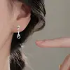 Aretes Artísticos Lindos de Guitarra Pequeña para Mujer Aretes Simples Creativos para Estudiante Mini Aretes de Nota Aretes Asimétricos para Mujer