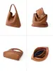 Bolsas de palha tecidas à mão para mulheres, bolsas de mão e de ombro casuais da moda, bolsas de axila estilo coreano de grande capacidade para mãe e filha, vendas diretas de fábrica