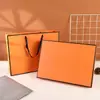 Nueva Bufanda Creativa de Tinta Caja de Regalo Bufanda Ropa Bronceado Caja Portátil Exquisita Cubierta Cielo y Tierra Traje Caja de Regalo