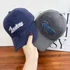 Gorra de Béisbol Rosa Frambuesa Blanca para Mujer con Circunferencia de Cabeza Grande, Visera Suave, Estilo Coreano, Adelgazante de Rostro, Tendencia de Bordado Estilo Americano