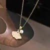Colar com Pingente de Gato Simples Desenho Animado Transfronteiriço para Mulheres Sentimento de Flor de Morango Fresco e Doce Corrente de Clavícula de Alta Qualidade