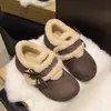 Aumentadores de altura internos de 5 cm, zapatos versátiles estilo Birkenstock con forro de felpa para otoño e invierno, nuevos zapatos de algodón esponjoso estilo perezoso 2026 para personas bajitas