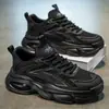 Sapatos masculinos de verão e outono 2026 novos sapatos respiráveis masculinos modernos versáteis tênis de sola grossa casuais para corrida sapatos estilo pai