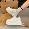 Sapatos de Plataforma Pequenos de 8cm Aumentados Femininos Primavera 2025 Novo Tênis All-match Foot Show com Solado Pequeno Espesso