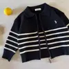 Suéter Infantil Outono Meninos 2026 Outono Novo Estilo Cardigã Bebê Tricô Listrado Roupa Externa Lisa Bebê