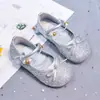 Sapatos de Princesa Brilhantes Coleção Primavera/Outono 2026 Sapatos de Couro para Meninas Sapatos para Baile Escolar Sapatos de Performance Versáteis e Modernos Sapatos de Couro