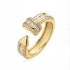 Aogu Moda Europea y Americana Lujo Accesible Chapado en Cobre Oro de 18 Quilates Circonita Geométrico Diseño de Anillo Abierto Nicho Elegante Anillo Nuevo