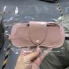 Bolsa Portátil de Armazenamento para Óculos de Pescoço Óculos de Sol para Sair Estojo Protetor de PU Acessórios de Corrente de Lã Longa Feminina Cordão para Óculos de Sol