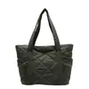 Bolso acolchado para debajo del brazo de gran capacidad súper popular para mujer, nuevo bolso casual artístico para el día a día 2026, bolso tote estilo perezoso