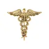 Broche de serie médica transfronteriza nuevo personalidad creativa dibujos animados dentista doctor enfermera traje de diente insignia venta al por mayor