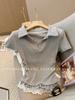Camiseta Polo Manga Curta Cinza Retrô com Renda em Patchwork para Mulheres 2026 Verão Nova Moda Borda de Renda Top Versátil
