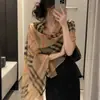 Bufanda de Seda a Cuadros Estilo Británico Versión Coreana Versátil para el Viaje Diario Bufanda de Gasa Moda Sentido del Diseño de Nicho Bufanda al por Mayor
