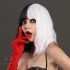 Cosplay transfronterizo europeo y americano de Halloween cabello corto rizado de alta calidad Cruella de Vil peluca blanca y negra al por mayor