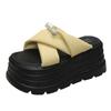 Sandalias de Plataforma Gruesa para Aumentar la Altura para Mujer 2025 Primavera Nuevo Uso Exterior Pequeñas Pantuflas Zapatos de Playa Modernos y Versátiles