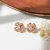 2025 Novos Brincos da Moda de Alto Padrão Trevo de Quatro Folhas Vazado Luxo Acessível Brincos Elegantes de Prata Esterlina 925 Brincos Versáteis