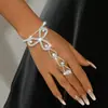 Acessórios de Casamento e Madrinha Transfronteiriços Europeus e Americanos, Estilo Luxo Leve, Corrente de Diamante da Moda, Pulseira de Garras Totalmente cravejada, Corrente de Pulso, Corrente Integrada com Anel de Diamante