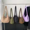 Bolsa Plissada Nuvem Xadrez Mais Vendida Transfronteiriça Feminina Transversal Bolsa Jaqueta de Penas Inverno Deslocamento Bolsa de Braço Axila