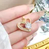 [Oro Real de Cobre] Amor Asimétrico Comercio Exterior Transfronterizo DIY Joyería Hecha a Mano Cobre Circonio Microincrustado Accesorios de Colgante