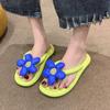 2023 Nuevas chanclas de fondo grueso con sensación de heces para mujer, verano, zapatillas de flores, clip para los pies, eva, venta al por mayor transfronteriza