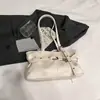 Bolsa de Ombro Estilo Retrô 2026 Novo Modelo de Alto Valor Grande Capacidade para Mulheres Bolsa Tote de Ombro para o Dia a Dia Nicho