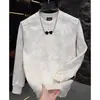 Nova blusa de moletom com design tie-dye patchwork de gola redonda para outono e inverno, marca masculina moderna com letras em relevo, top casual e versátil
