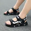 Sandálias Infantis 2026 Novo Estilo Crianças Médias e Grandes Estilo Coreano Verão Bebê Crianças Antiderrapante Sola Macia Calçados Estudante Sapatos de Praia