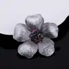 Broche Camélia Vintage de Liga Europeu e Americano Quente Venda Transfronteiriça Acessórios de Vestuário Broche Pin Joia Broche com um Toque de Luxo de Alta Qualidade