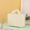 Mini maleta de 13 pulgadas, estuche de maquillaje, caja de almacenamiento de oso de dibujos animados, maleta de viaje pequeña y ligera