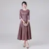 Vestido elegante e refinado de comércio exterior para mulheres 2026, estilo japonês e coreano, cor sólida simples, vestido de mãe para banquete de casamento, fornecimento do fabricante