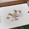 Francés Nicho Cool plata Amante de la luz de la luna Halo colorido Blanco Mariposa Frijol Simple Trendy Cool Elegante Aretes redondos Aretes