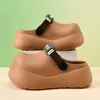 Mocasines populares de talla grande para mujer, con suela gruesa, correas ajustables y diseño sin cordones, adecuados tanto para interiores como para exteriores.