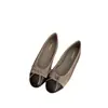Sapatos de sola macia e boca rasa, estilo Chanel, sapatos baixos, laço francês, novo estilo, sapatos para o dia a dia, sapatos de bico redondo, versáteis, 2026, preto