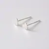 Pendientes de botón de plata de ley S925 Yinjia de corazón mini para orejas perforadas Pequeños de nicho Simples de alta gama Pendiente para el trabajo