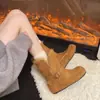 Botas de Neve Femininas Inverno 2026 Novo Estilo Aumento Oculto de Altura Sola Grossa Uso Bidirecional Botas Curtas Peludas Sapatos de Algodão Espessados com Veludo para o Nordeste