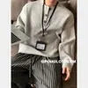 Tejido Gris Estilo Retro Americano Cuello Henley para Hombre Invierno Estilo Perezoso Tejido de Alta Gama Corte Limpio