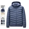 Chaqueta de Plumón Ligera Cálida Casual Versátil con Capucha para Hombre Otoño/Invierno 2026 Nuevo Estilo 90% Plumón Ligera para Hombre